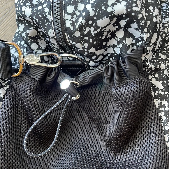 Lululemon Duffle Bag - Picture 4 of 11